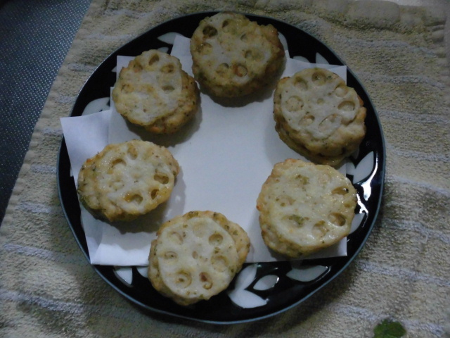 みつせ鶏 蓮根かさね揚げ あおさ入り