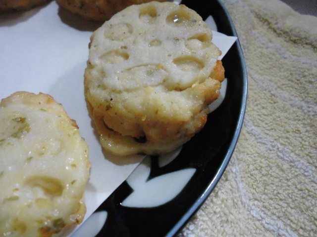 みつせ鶏 蓮根かさね揚げ あおさ入り